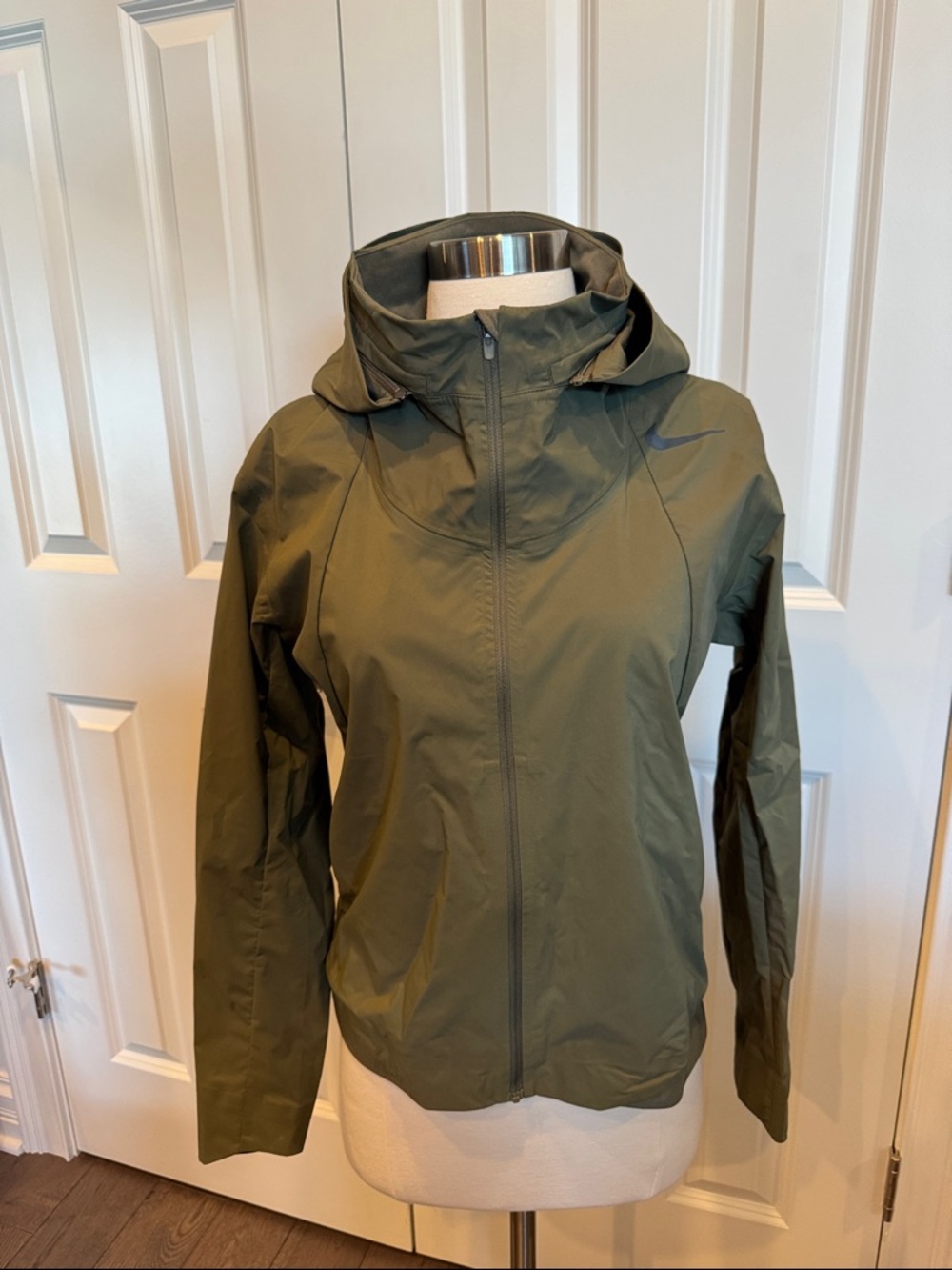 Nike Women's Olive Zonal Aeroshield Jacket